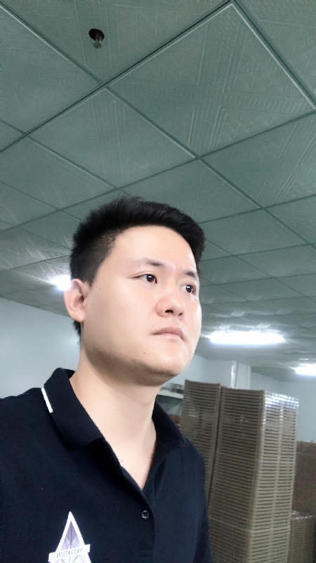 伟的第一张照片--河源中老年相亲网